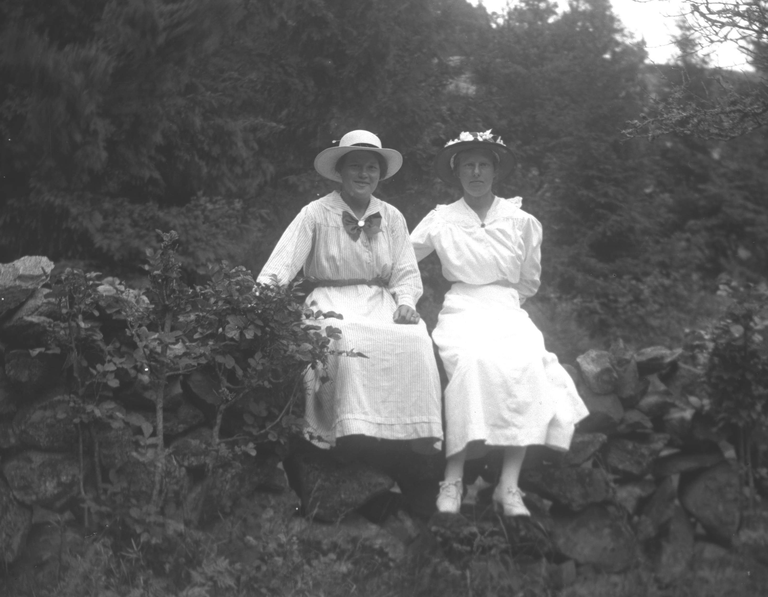 Hulda Asker, Klara, Bernhard Pettersson